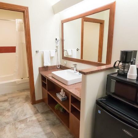 Shepherd Mountain Inn & Suites Pilot Knob Екстериор снимка