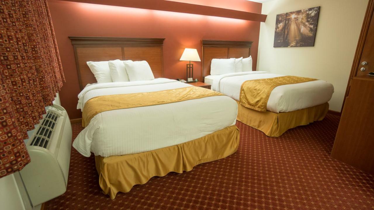 Shepherd Mountain Inn & Suites Pilot Knob Екстериор снимка