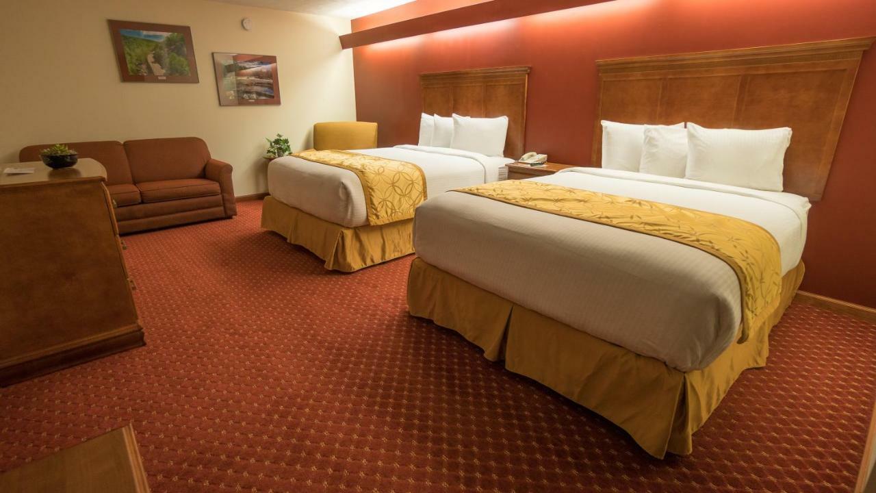 Shepherd Mountain Inn & Suites Pilot Knob Екстериор снимка