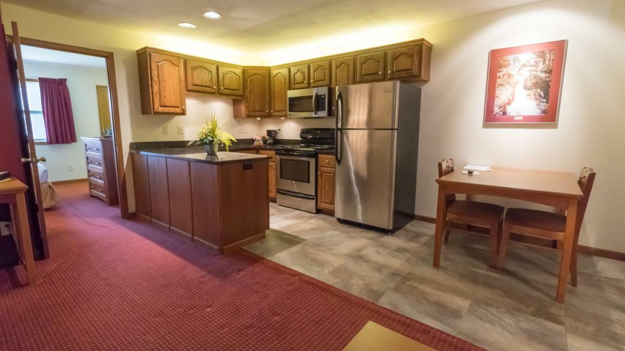 Shepherd Mountain Inn & Suites Pilot Knob Екстериор снимка
