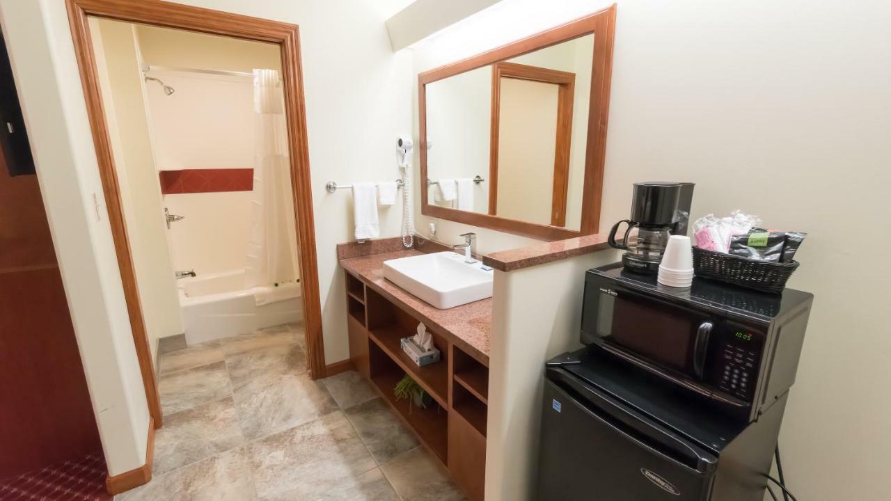 Shepherd Mountain Inn & Suites Pilot Knob Екстериор снимка
