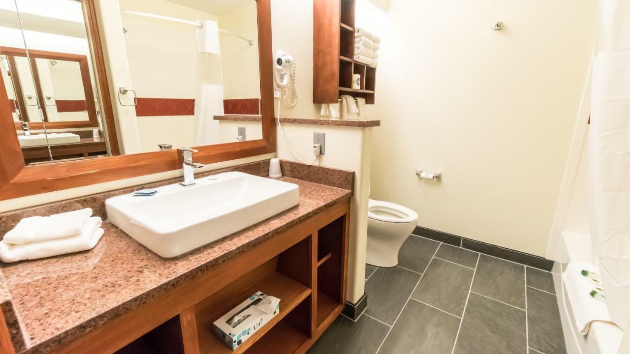 Shepherd Mountain Inn & Suites Pilot Knob Екстериор снимка