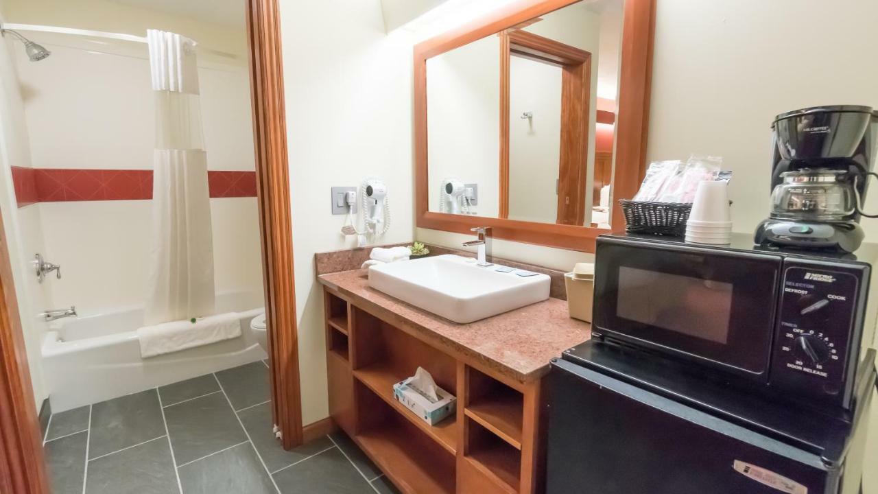 Shepherd Mountain Inn & Suites Pilot Knob Екстериор снимка