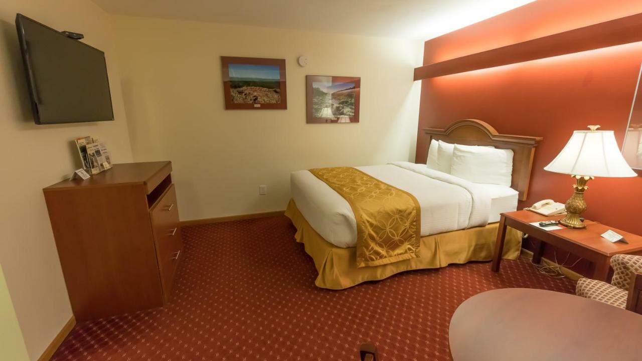 Shepherd Mountain Inn & Suites Pilot Knob Екстериор снимка