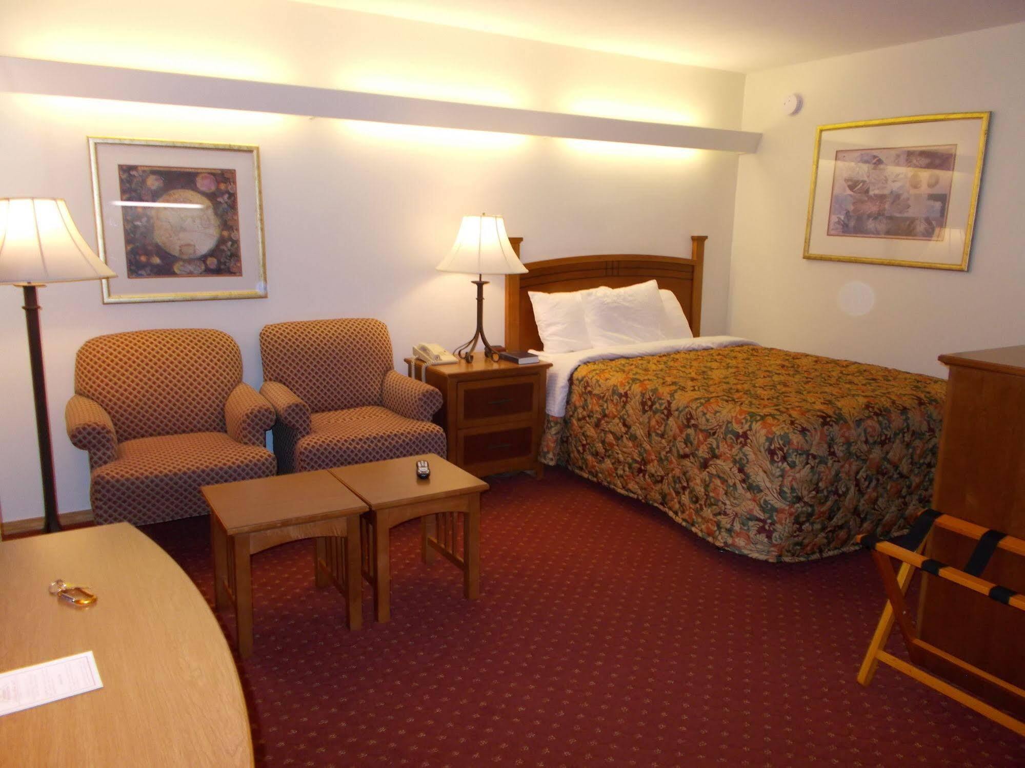 Shepherd Mountain Inn & Suites Pilot Knob Екстериор снимка