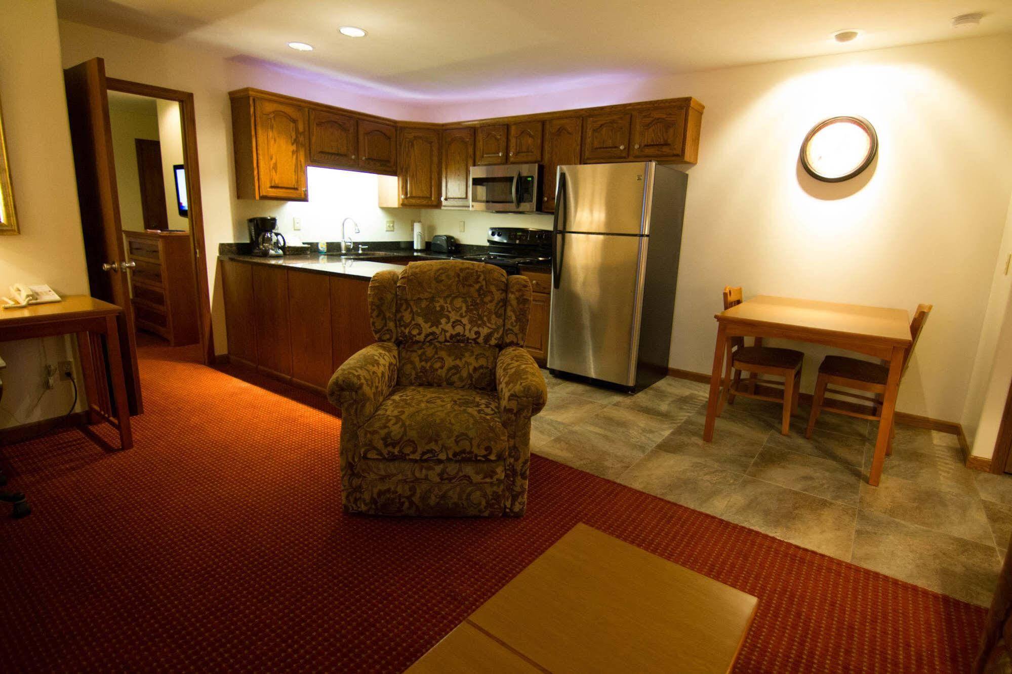 Shepherd Mountain Inn & Suites Pilot Knob Екстериор снимка