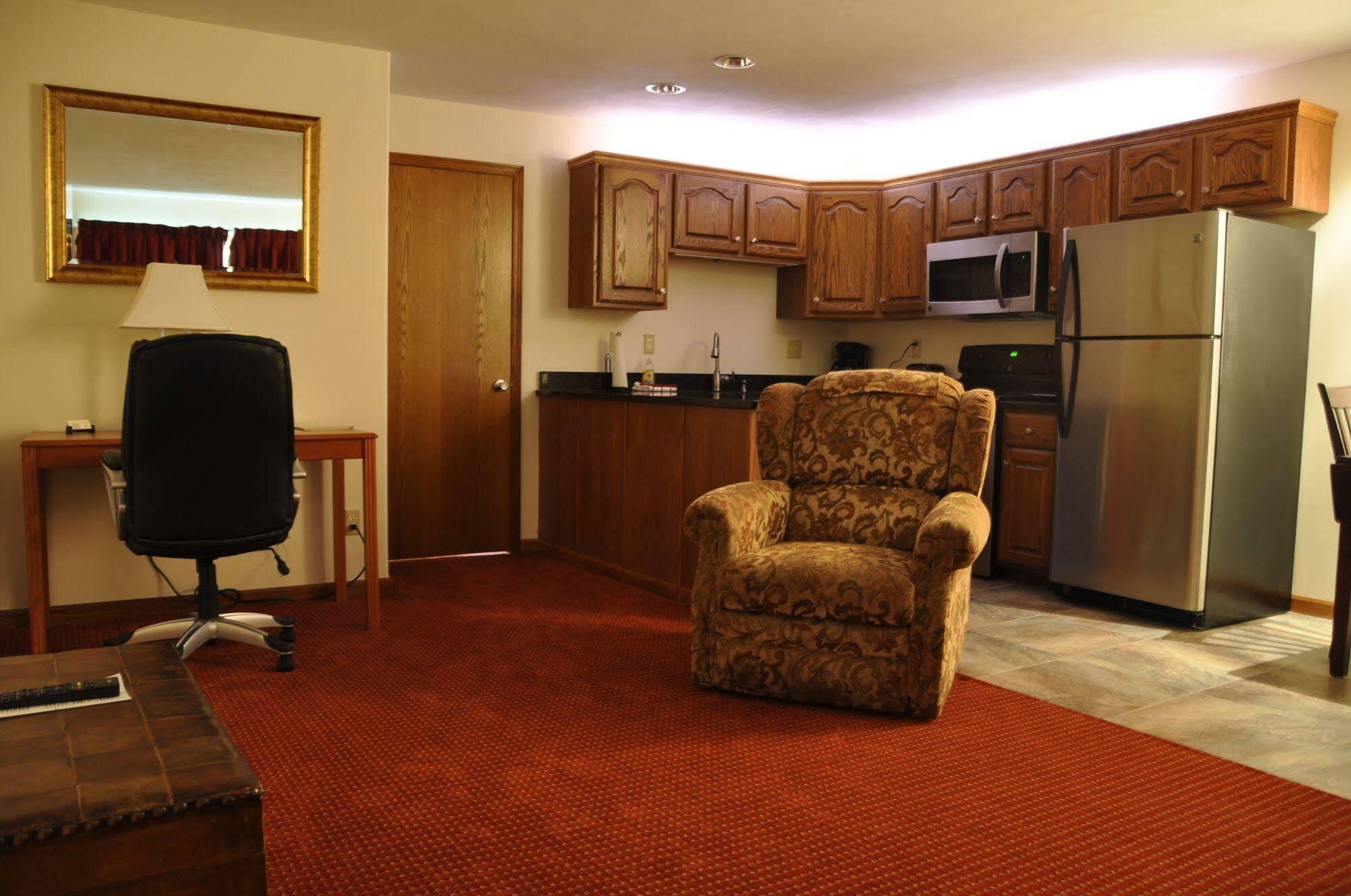 Shepherd Mountain Inn & Suites Pilot Knob Екстериор снимка