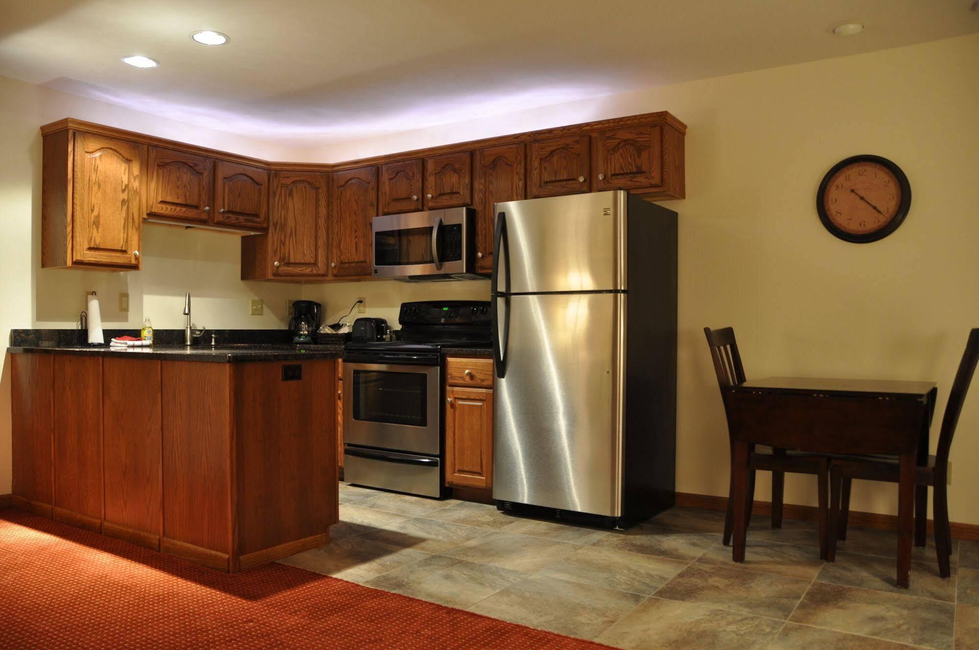 Shepherd Mountain Inn & Suites Pilot Knob Екстериор снимка