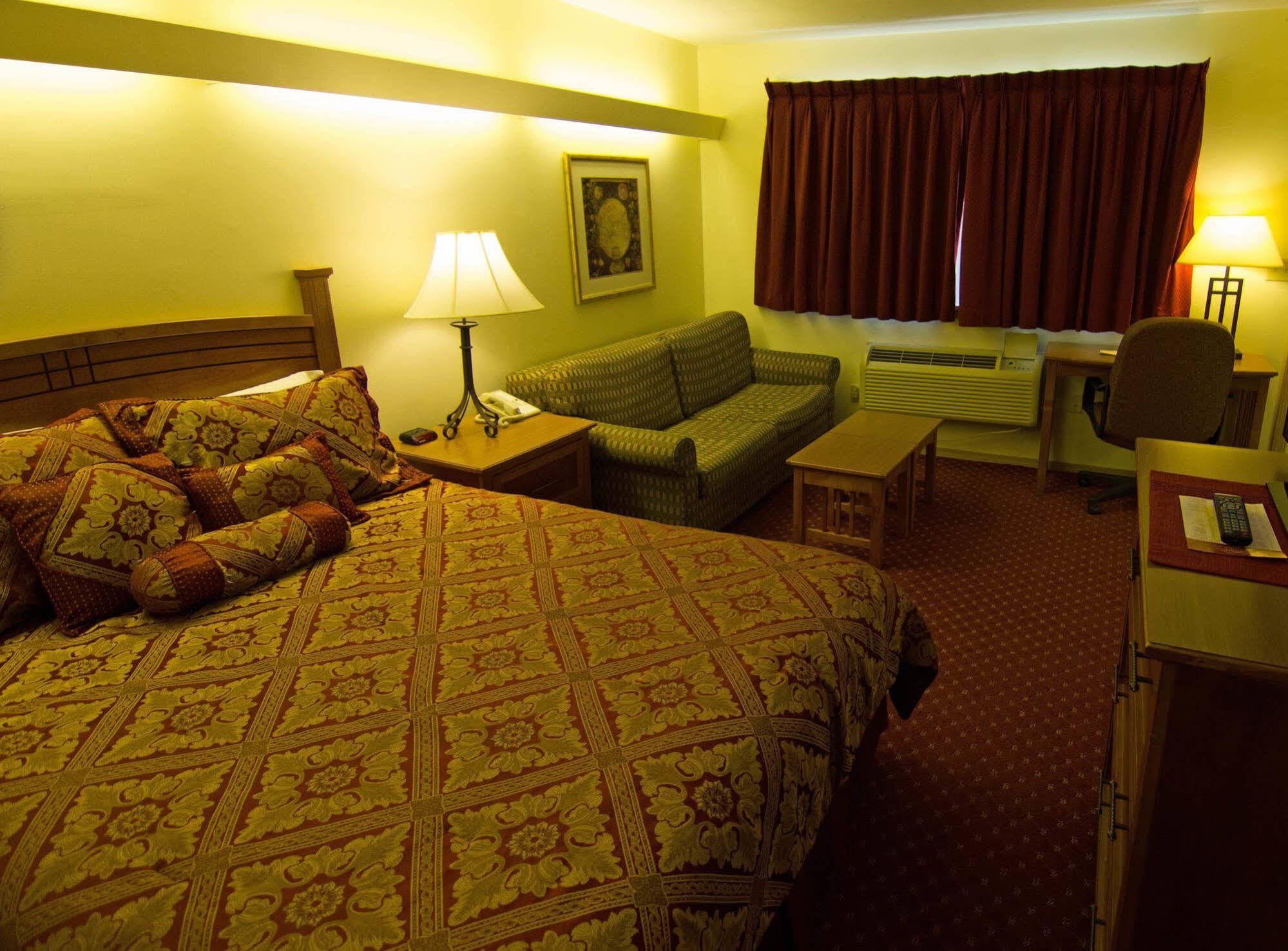 Shepherd Mountain Inn & Suites Pilot Knob Екстериор снимка